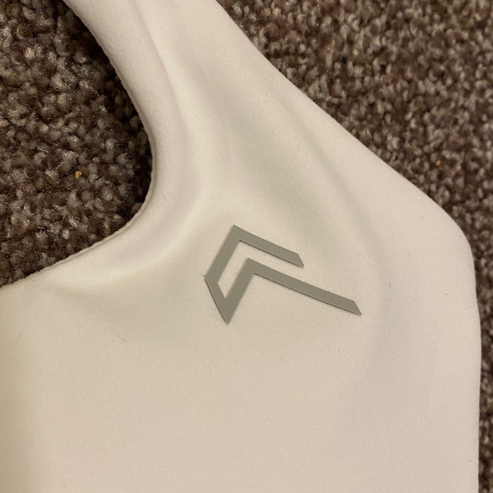 Oner Active EasyLift Halter Bra White Medium - Picture 2 of 4